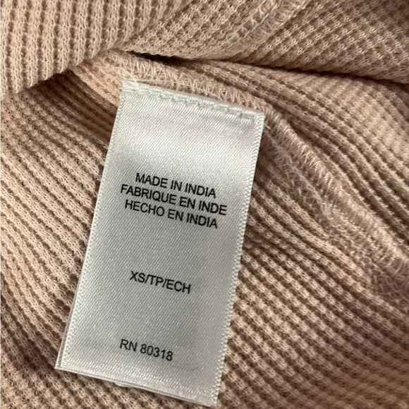 Lucky Brand Women’s Size XS Waffle Knit/ Cable Knit Sleeve Button Up Top - Picture 3 of 10